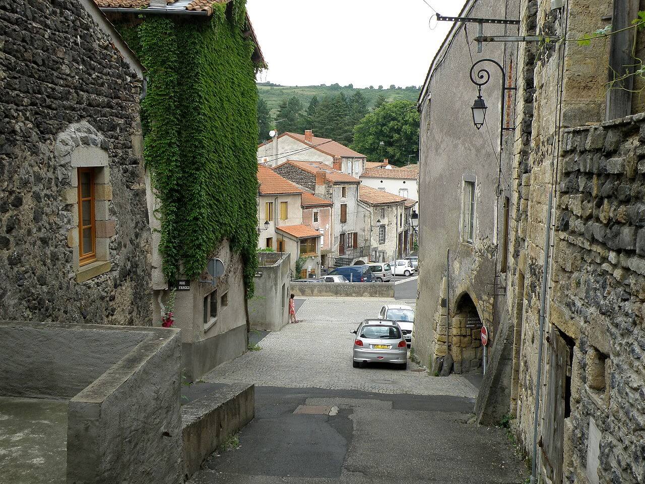 Saint-Saturnin (Puy-de-Dôme) : Saint-Saturnin (Puy-de-Dôme) :