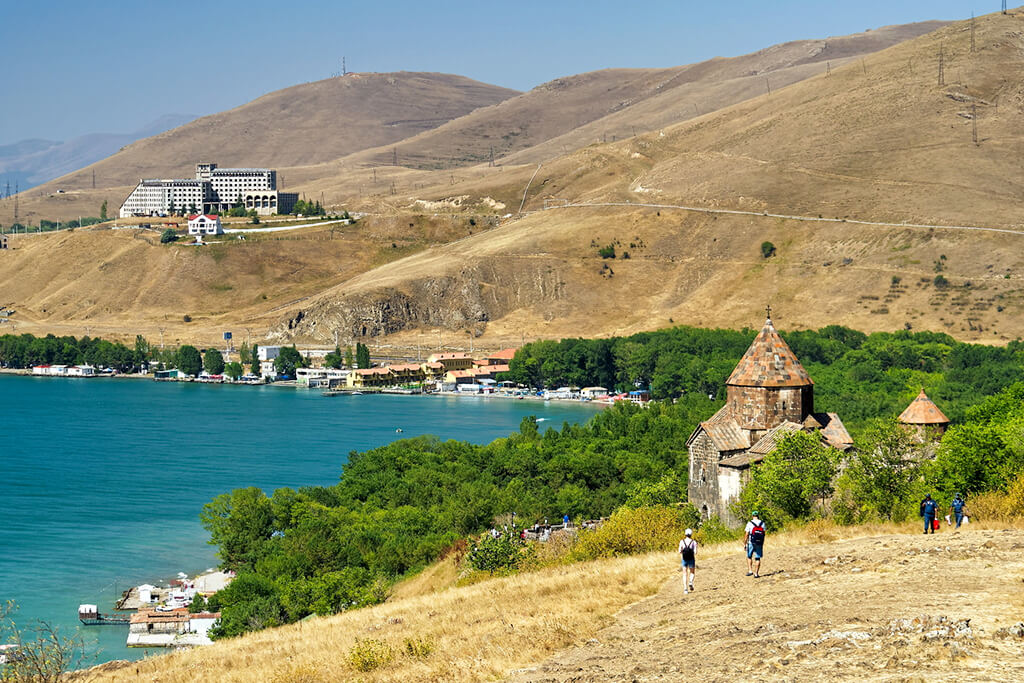 Город севан армения фото